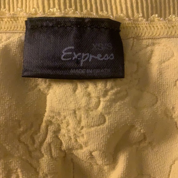 XS Express yellow green tank top. - Picture 5 of 5